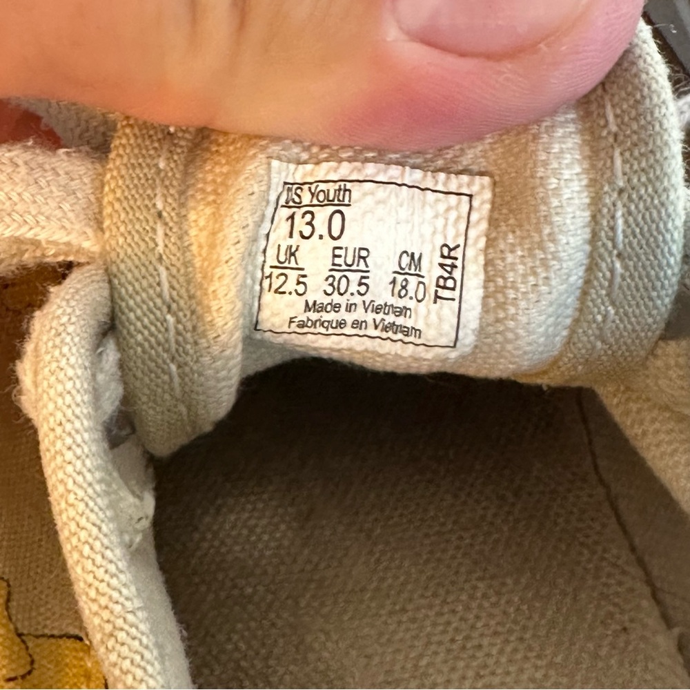 VANS Winnie the Pooh Kids Sneakers Size 13 Honey Pot Toddlers Runners Shoes - Picture 15 of 16